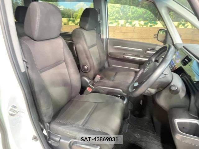 Honda e 2021-11 337880-8