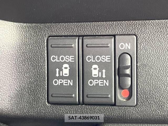 Honda e 2021-11 337880-5