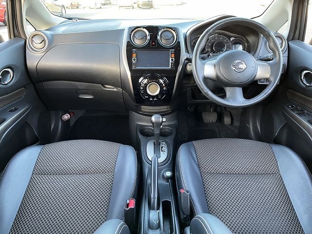 Nissan NOTE 2014-02 188277-1