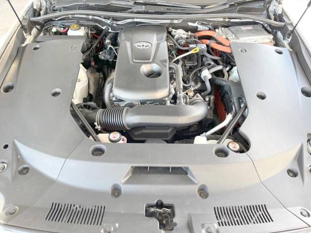 Toyota CROWN SEDAN 2018-07 195730-18