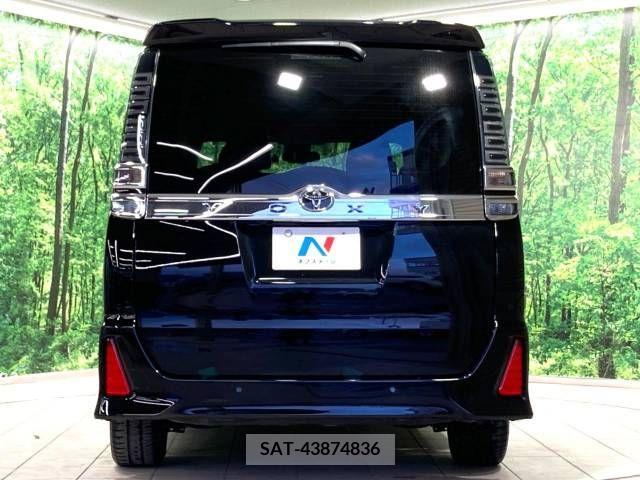 Toyota VOXY 2019-09 208858-15