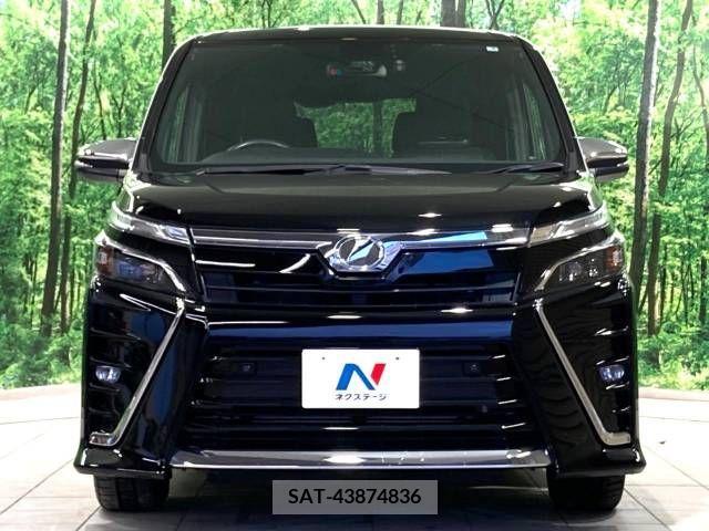 Toyota VOXY 2019-09 208858-14