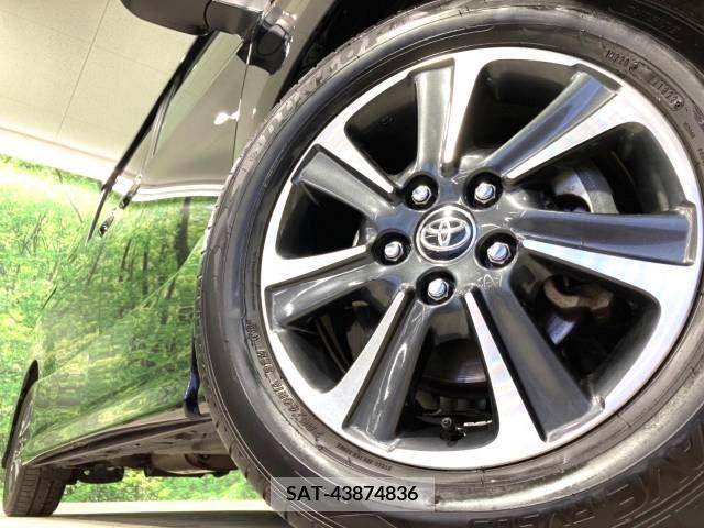 Toyota VOXY 2019-09 208858-12