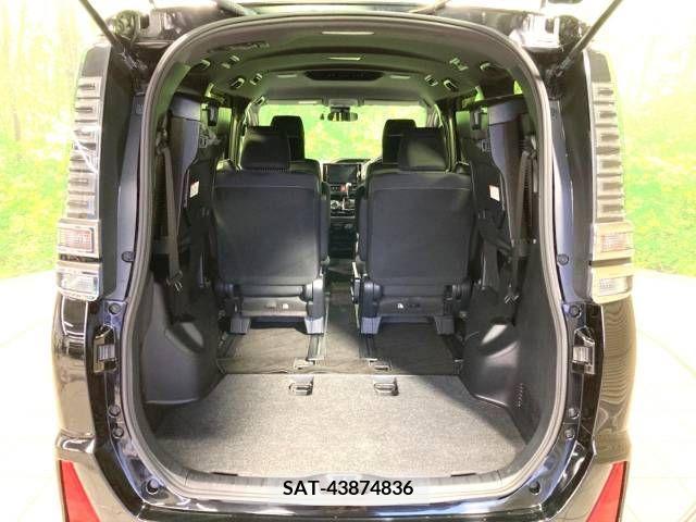 Toyota VOXY 2019-09 208858-10