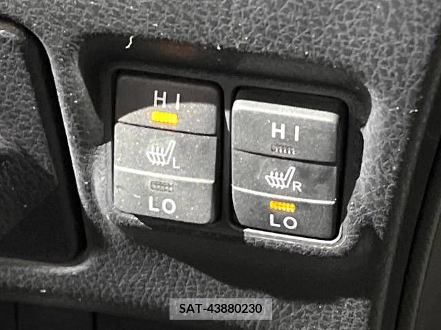 Toyota ESQUIRE 2015-06 297217-6