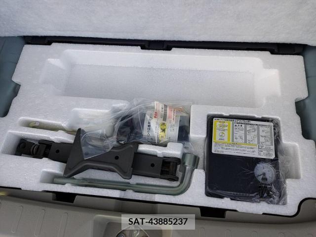 Suzuki SPACIA 2013-12 368555-27
