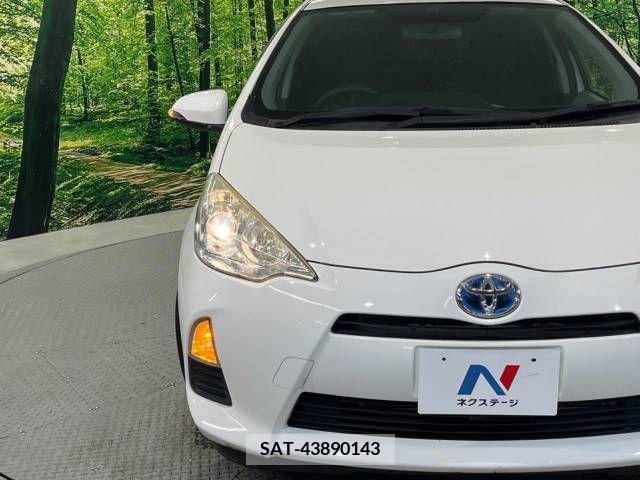 Toyota AQUA 2013-04 313943-11