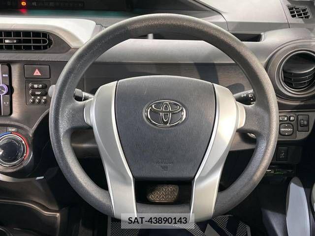 Toyota AQUA 2013-04 313943-10