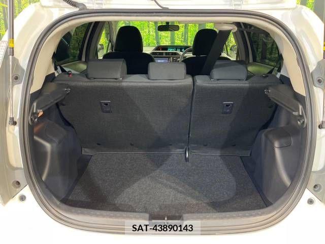 Toyota AQUA 2013-04 313943-9
