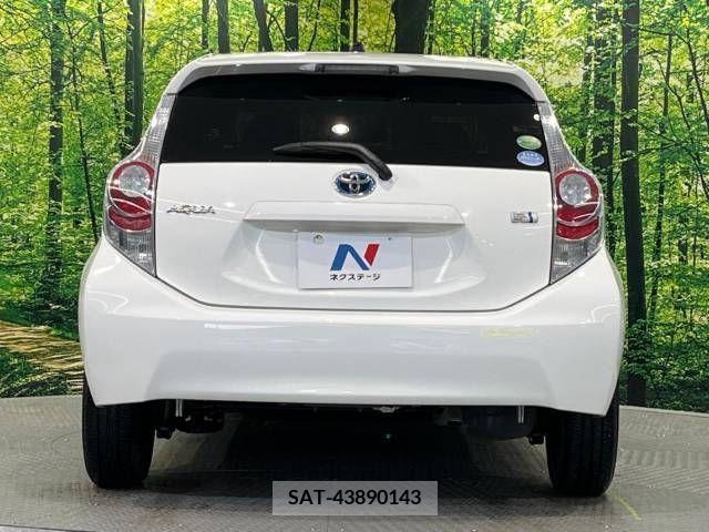 Toyota AQUA 2013-04 313943-14