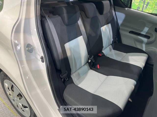 Toyota AQUA 2013-04 313943-8