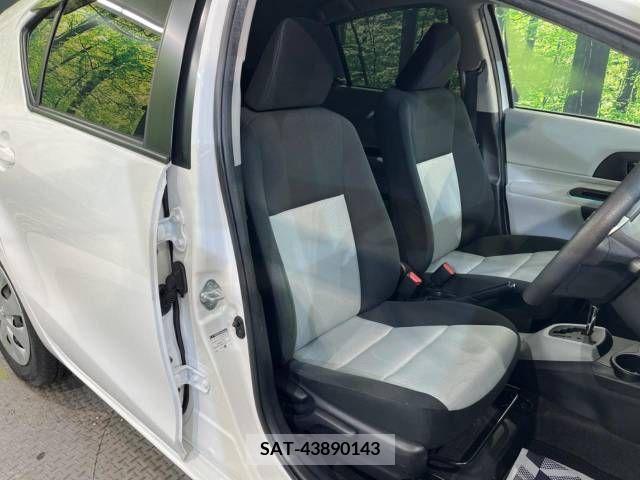 Toyota AQUA 2013-04 313943-7
