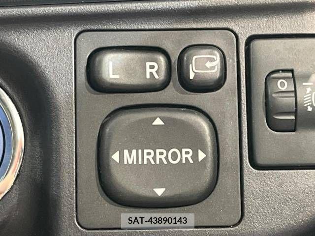 Toyota AQUA 2013-04 313943-6
