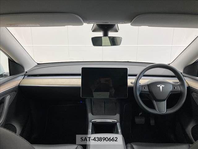 Tesla MODEL Y 2022-11 209872-1