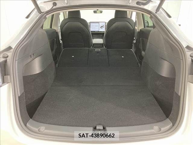 Tesla MODEL Y 2022-11 209872-13