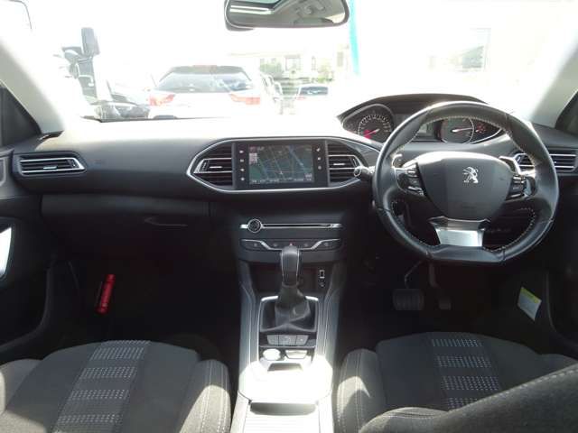 Peugeot 308 2017-01 17296-2