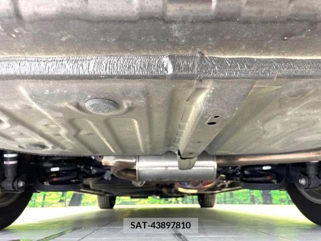 Toyota NOAH 2017-10 279473-19