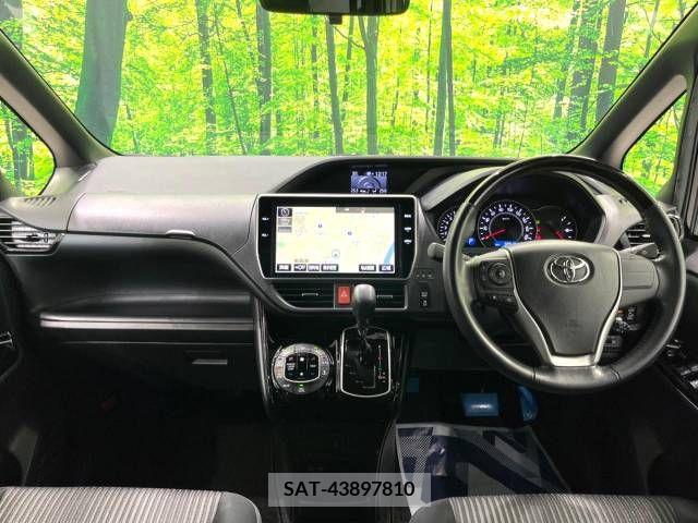 Toyota NOAH 2017-10 279473-1