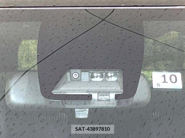 Toyota NOAH 2017-10 279473-3