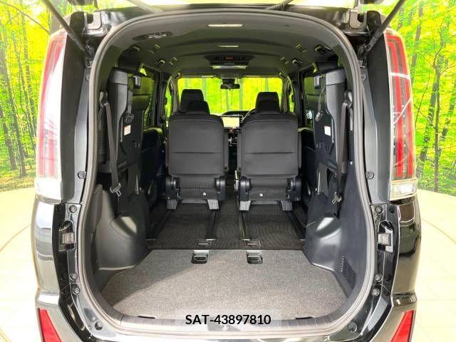 Toyota NOAH 2017-10 279473-10