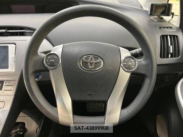Toyota PRIUS 2013-09 366633-11