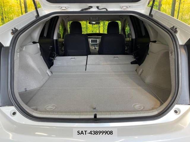 Toyota PRIUS 2013-09 366633-10