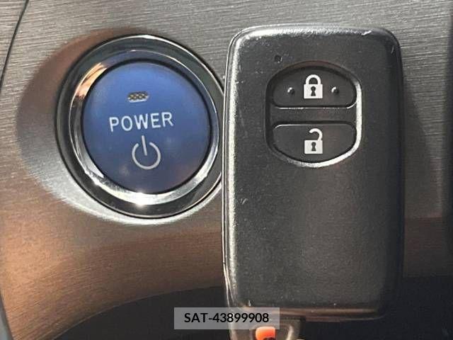 Toyota PRIUS 2013-09 366633-5