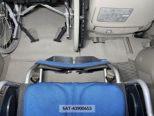 Toyota NOAH 2013-03 321357-13