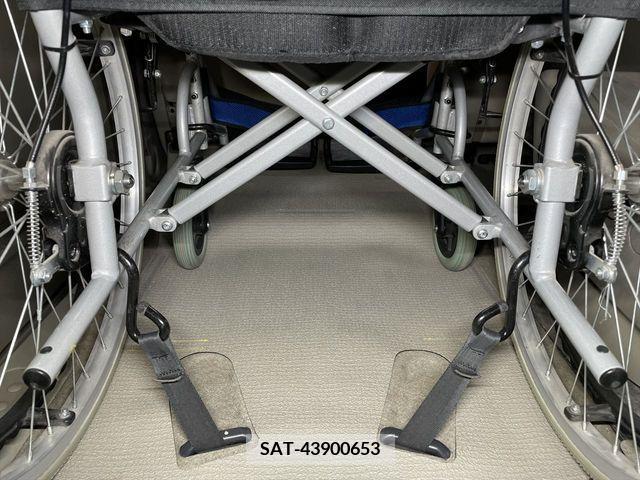 Toyota NOAH 2013-03 321357-11
