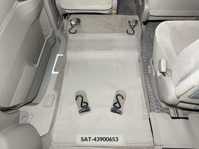 Toyota NOAH 2013-03 321357-10