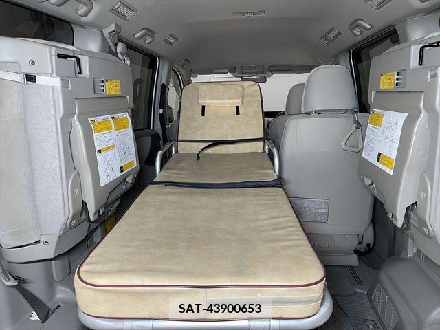Toyota NOAH 2013-03 321357-16