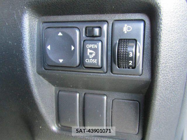 Nissan JUKE 2013-04 234893-11