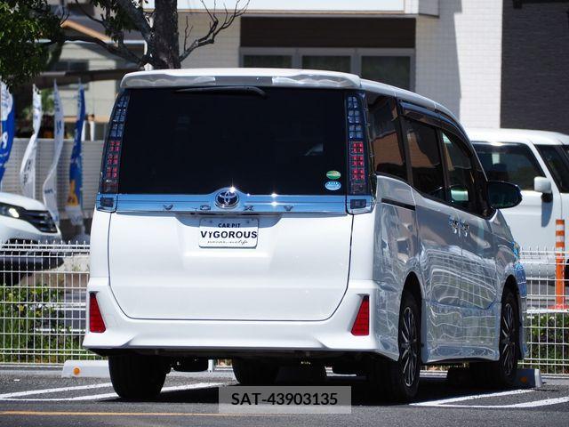Toyota VOXY 2015-06 394946-12