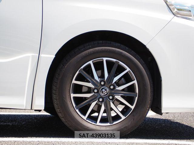 Toyota VOXY 2015-06 394946-7