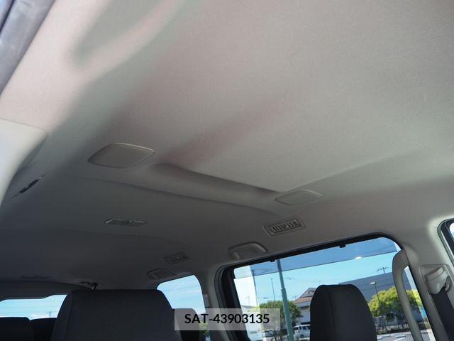Toyota VOXY 2015-06 394946-23