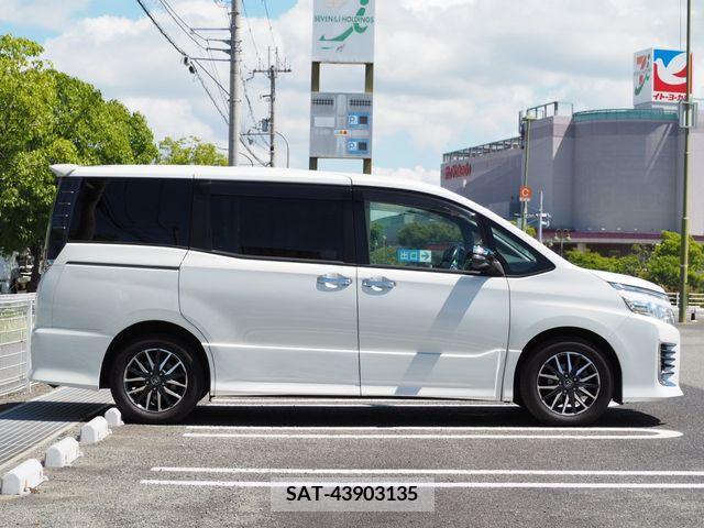 Toyota VOXY 2015-06 394946-5