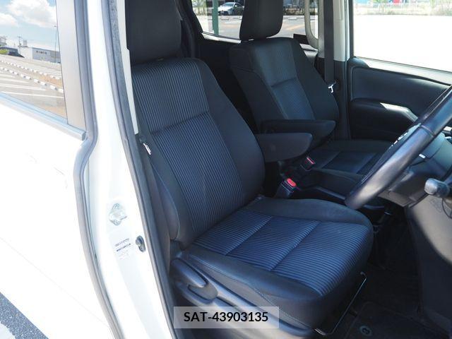 Toyota VOXY 2015-06 394946-19