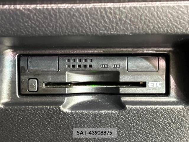 Toyota VITZ 2016-04 253942-3