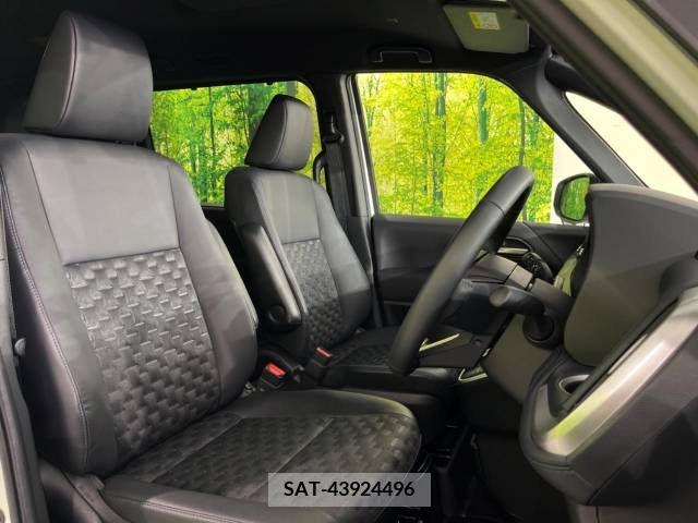 Toyota VOXY 2023-09 348718-8