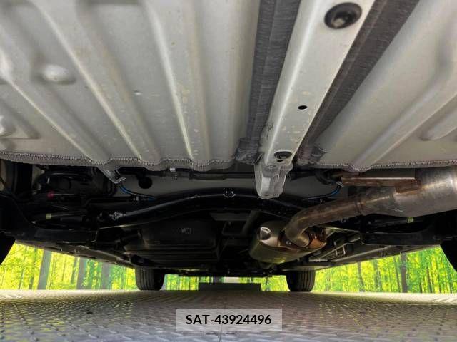 Toyota VOXY 2023-09 348718-19