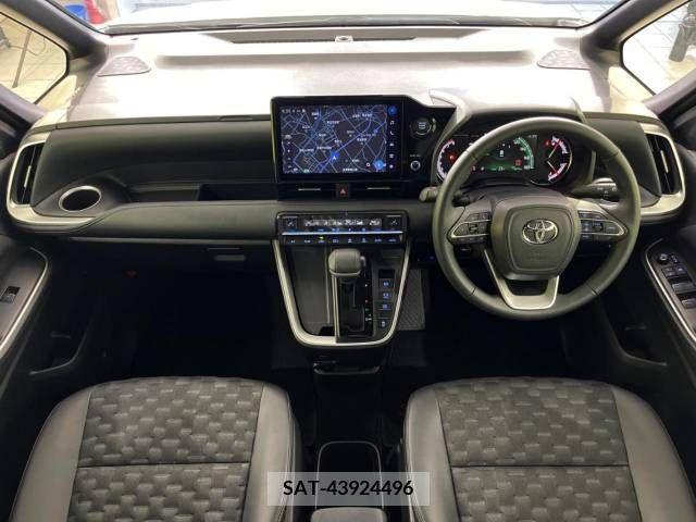 Toyota VOXY 2023-09 348718-1
