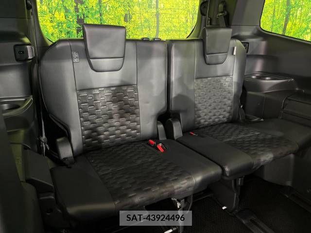 Toyota VOXY 2023-09 348718-10