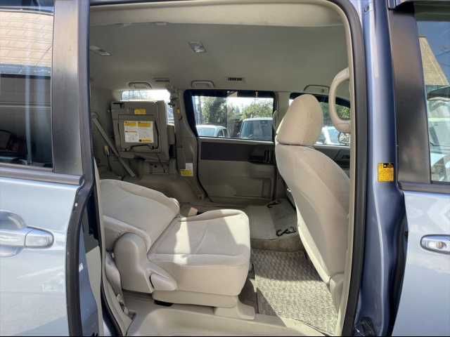 Toyota NOAH 2008-10 188243-17