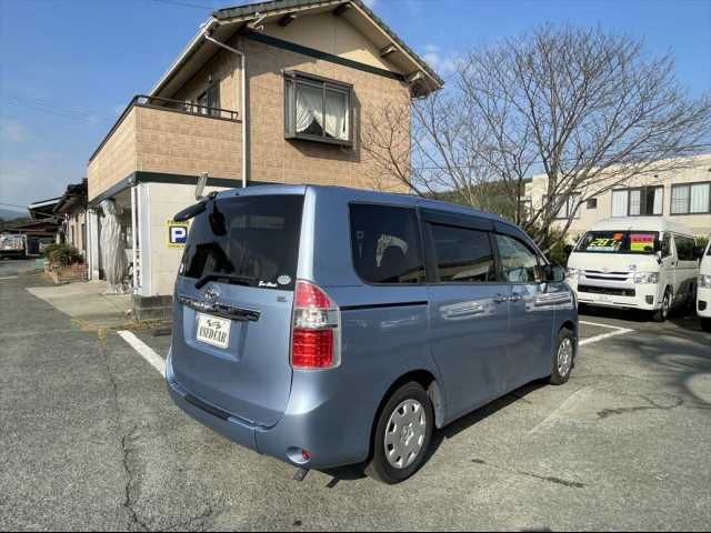 Toyota NOAH 2008-10 188243-10