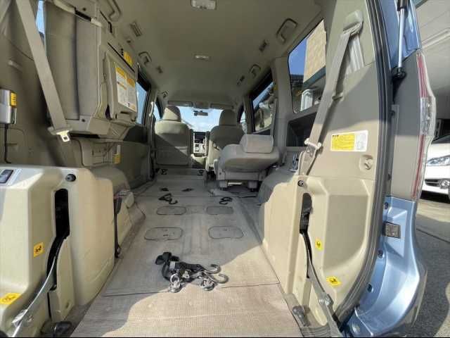 Toyota NOAH 2008-10 188243-3
