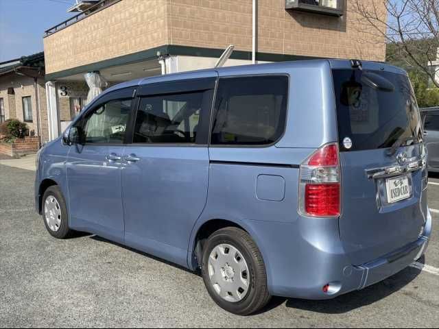 Toyota NOAH 2008-10 188243-8