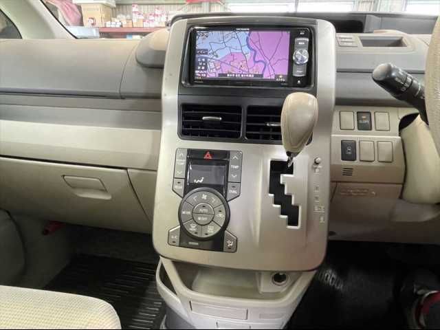 Toyota NOAH 2008-10 188243-15