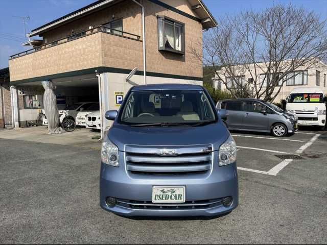 Toyota NOAH 2008-10 188243-11
