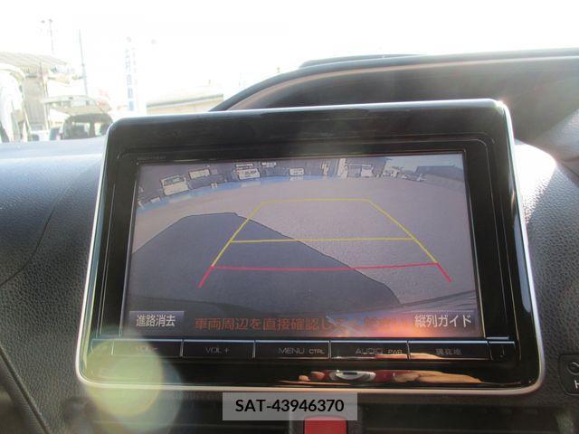 Toyota VOXY 2016-03 203469-12