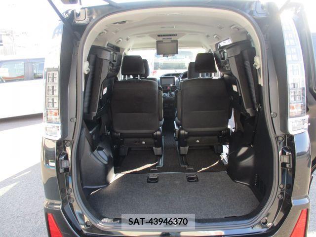 Toyota VOXY 2016-03 203469-6